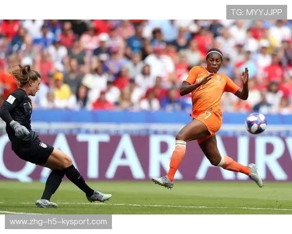荷兰女足在预选赛中与法国队激战,荷兰女足战意 荷兰女足在预选赛中与法国队激战,荷兰女足战意